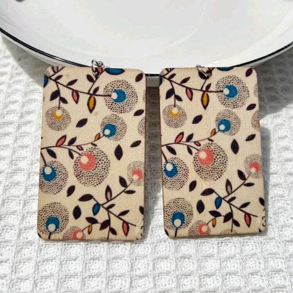 🍉5 for $25* Wooden Dandelion Print Earrings - Picture 4 of 5